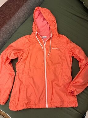 Columbia Women's Center Ridge Windbreaker, Salmon Rose
